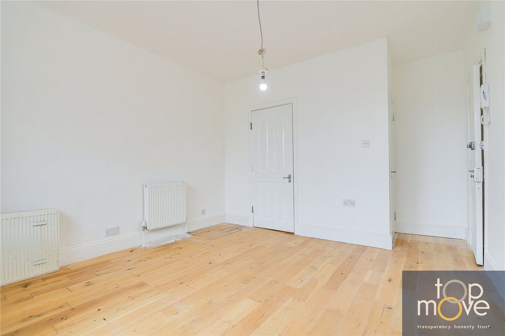 Property photo 3 of 6 Picture No. 06