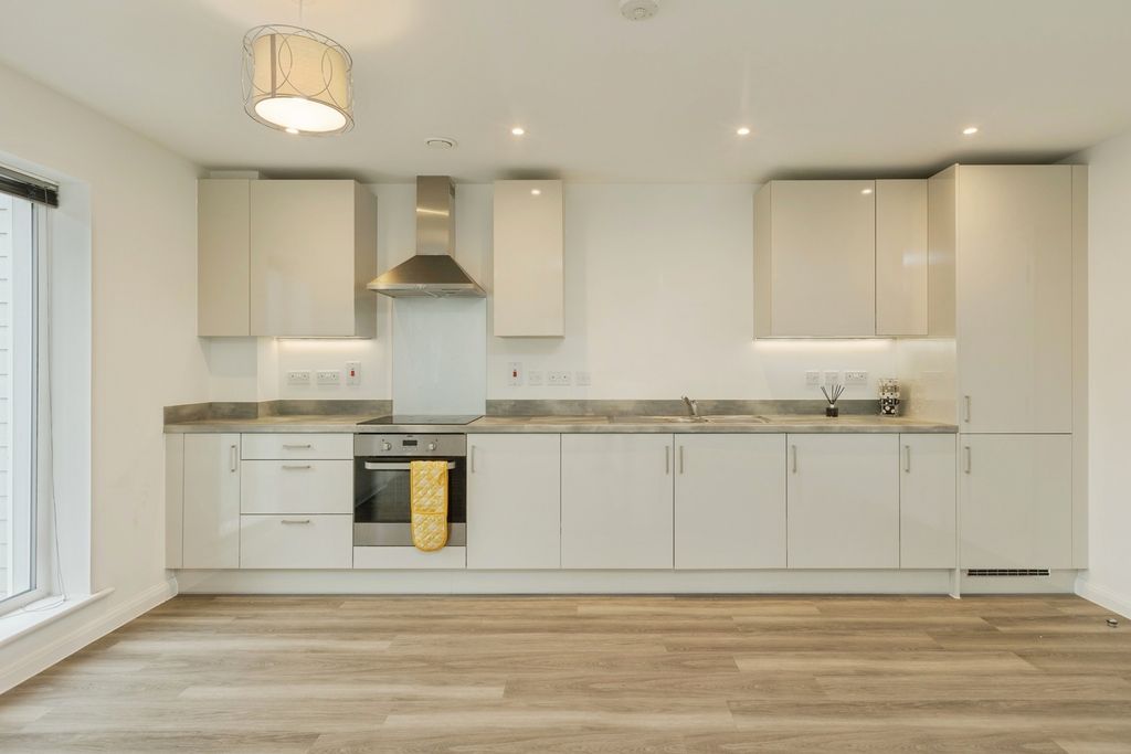Property photo 2 of 12 Pbox-Img.Jpg