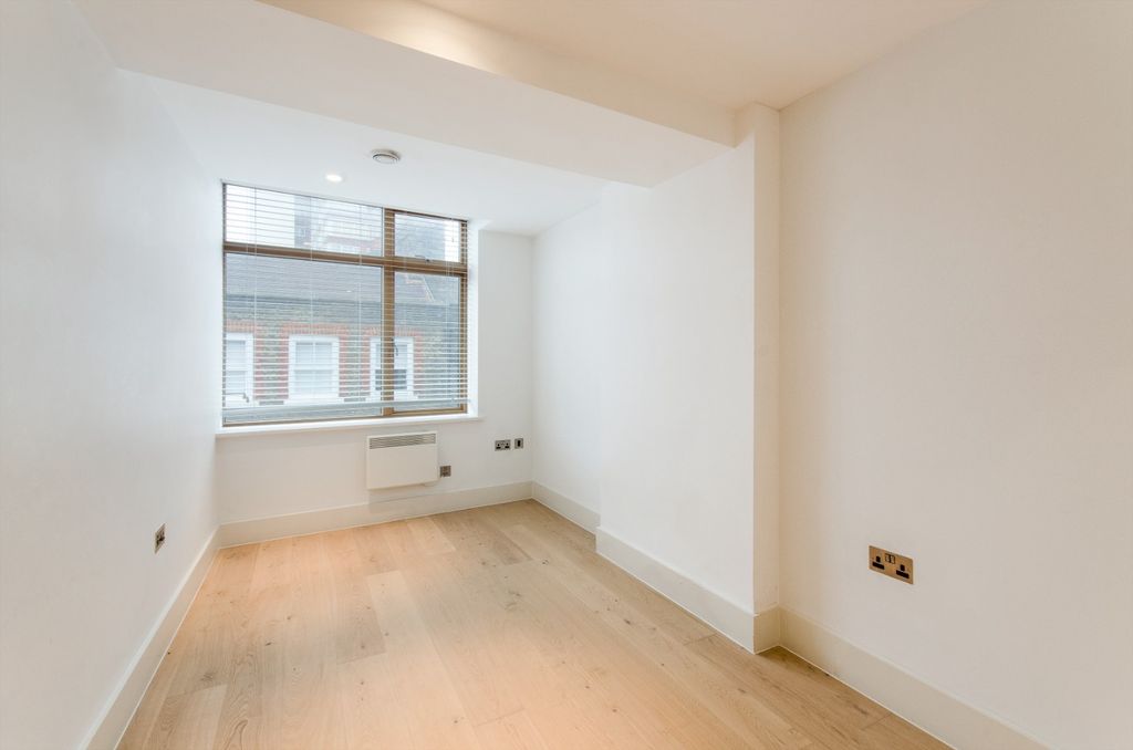 Property photo 2 of 14 973344