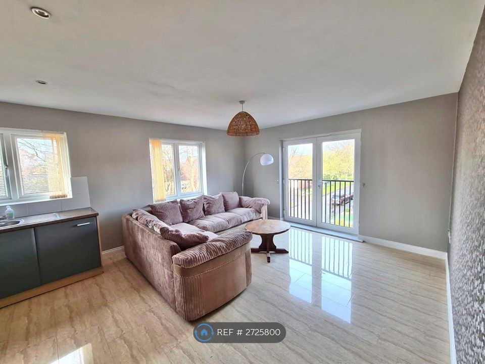 Property photo 2 of 11 Living Room