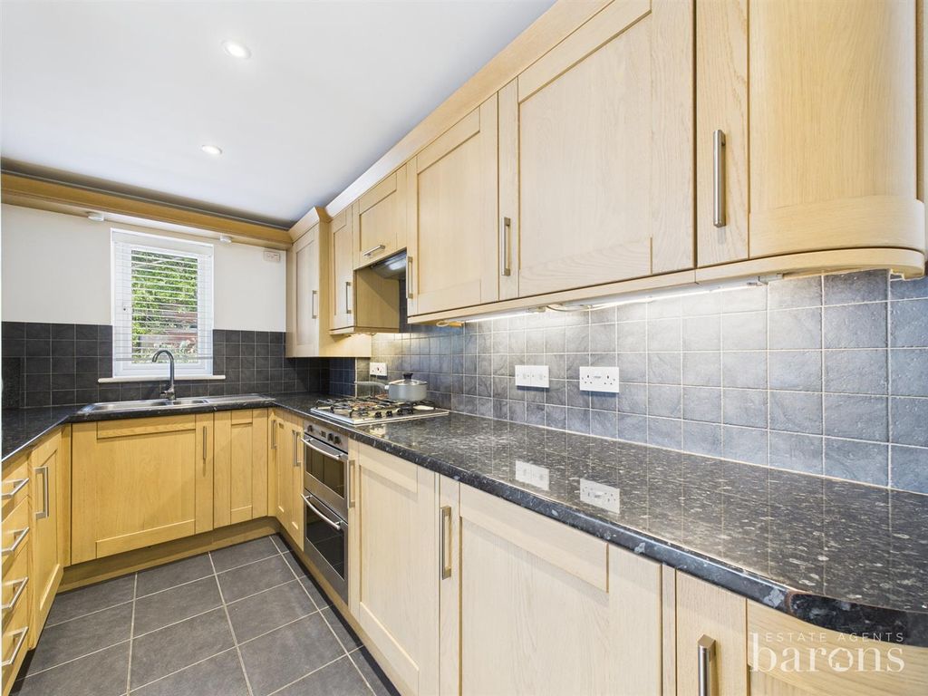 Property photo 3 of 6 Cam05500G0-Pr0006-Still002.Jpg