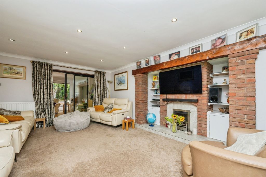 Property photo 3 of 33