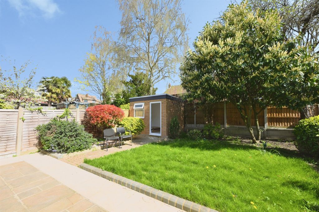 Property photo 3 of 20