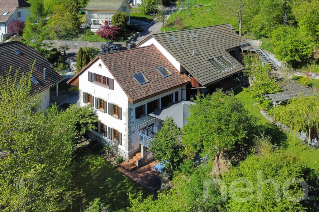 Property photo 2 of 12