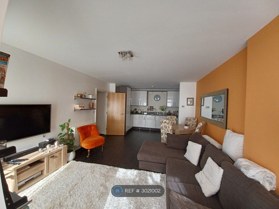 Property photo 1 of 7 Living Room & Kitchen