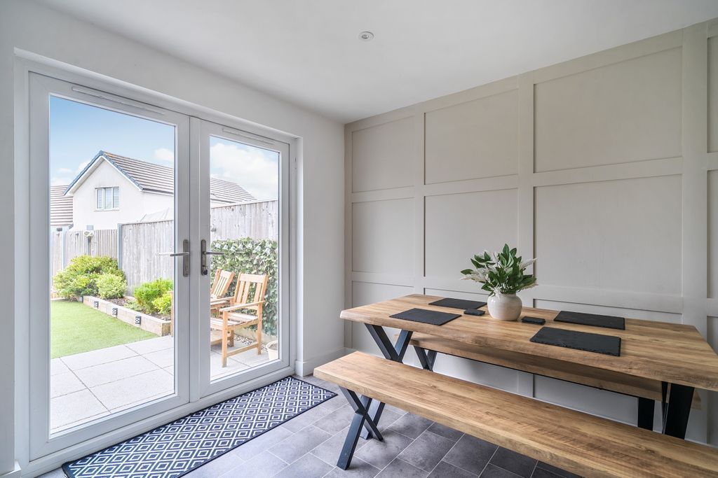 Property photo 3 of 24 4-6A677794F3264-1495791-19Fa42B0d3355-10-1-1