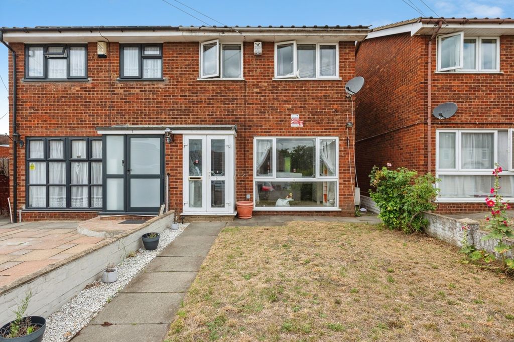 Property photo 1 of 16 Front