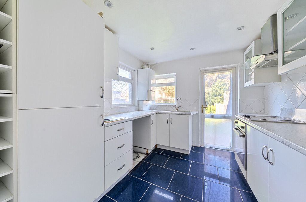 Property photo 3 of 21 Kitchen
