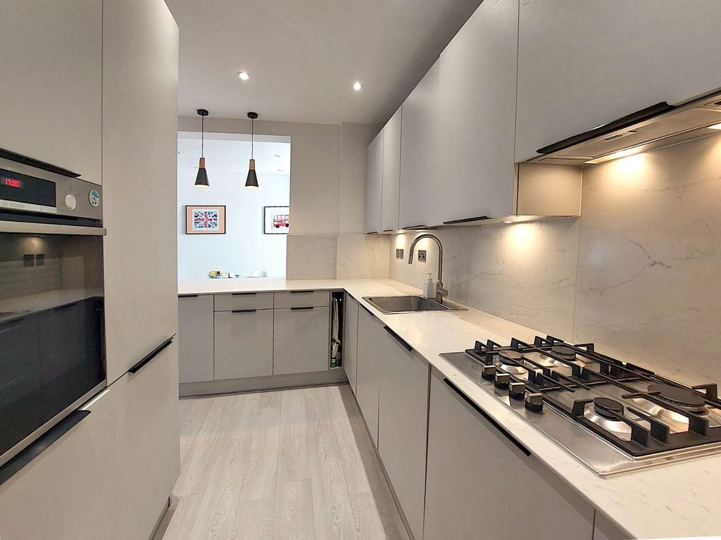 Property photo 3 of 11 Picture No. 15