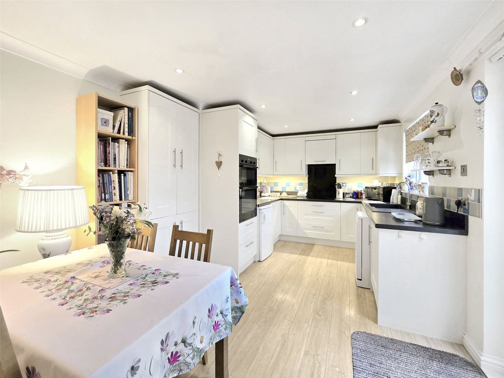 Property photo 2 of 11 2 - Picture No. 07