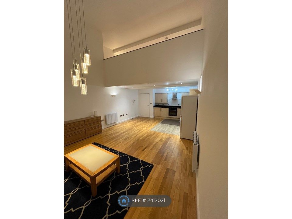 Property photo 2 of 19 Lounge