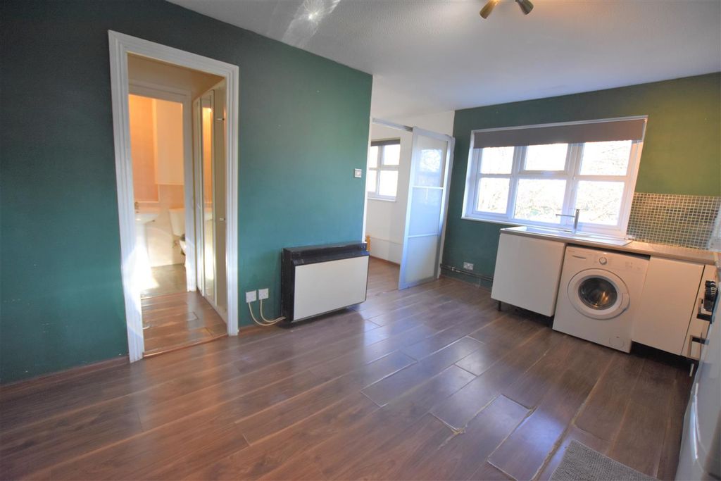Property photo 1 of 4