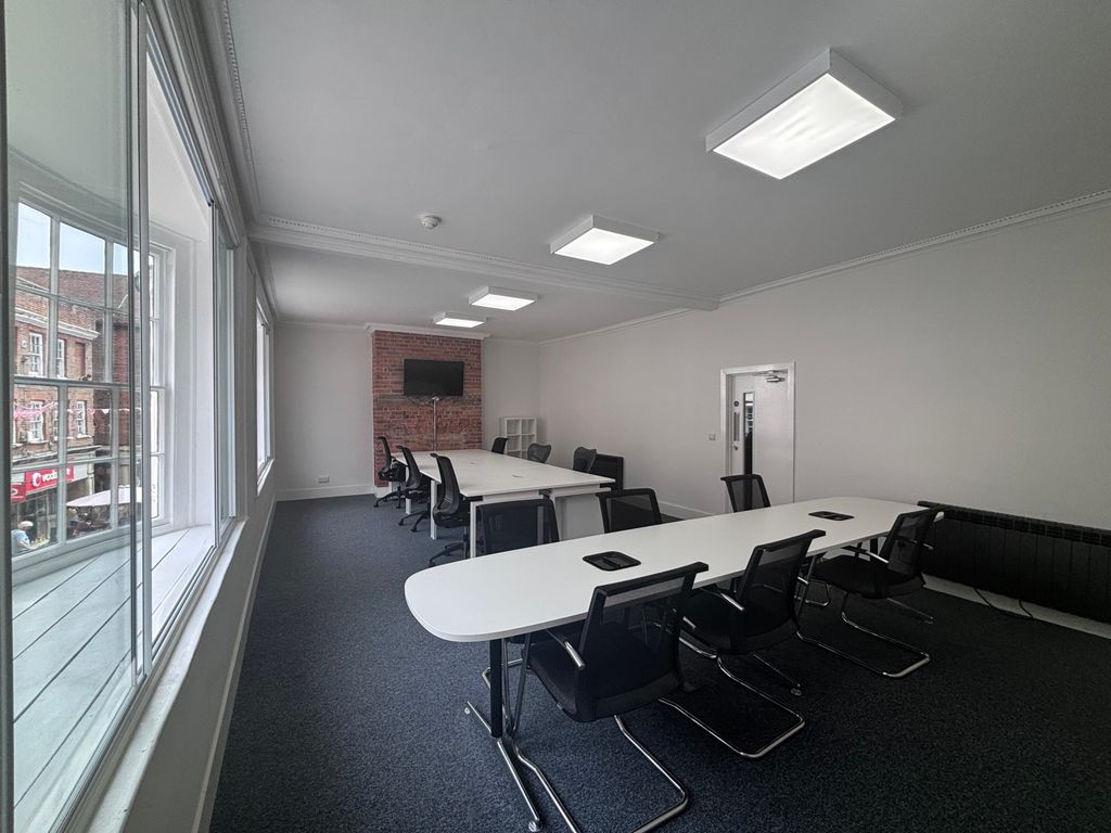 Property photo 3 of 16 Picture No. 02