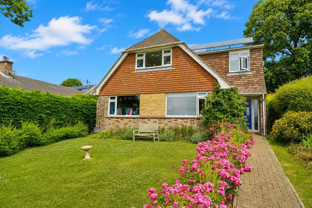 Property photo 1 of 32 96735dc1-E0De-45Fb-84Ac-68E67438B165.Png