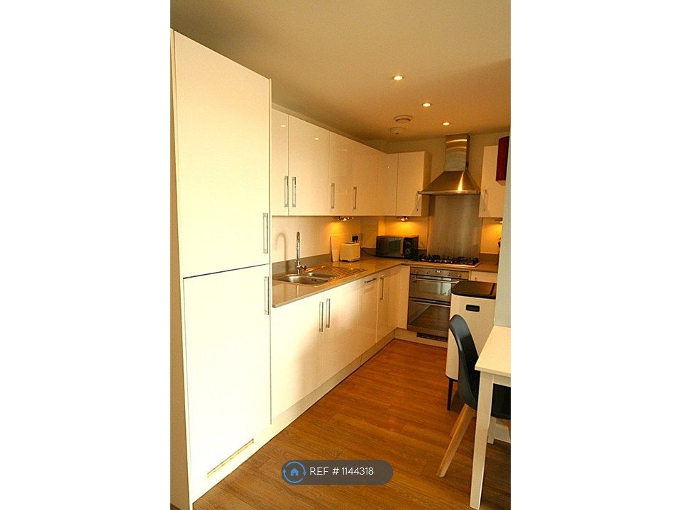 Property photo 3 of 6 Kitchen