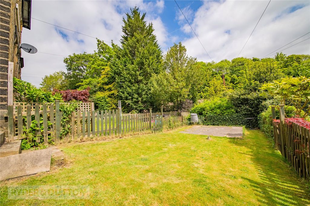 Property photo 2 of 17 Garden