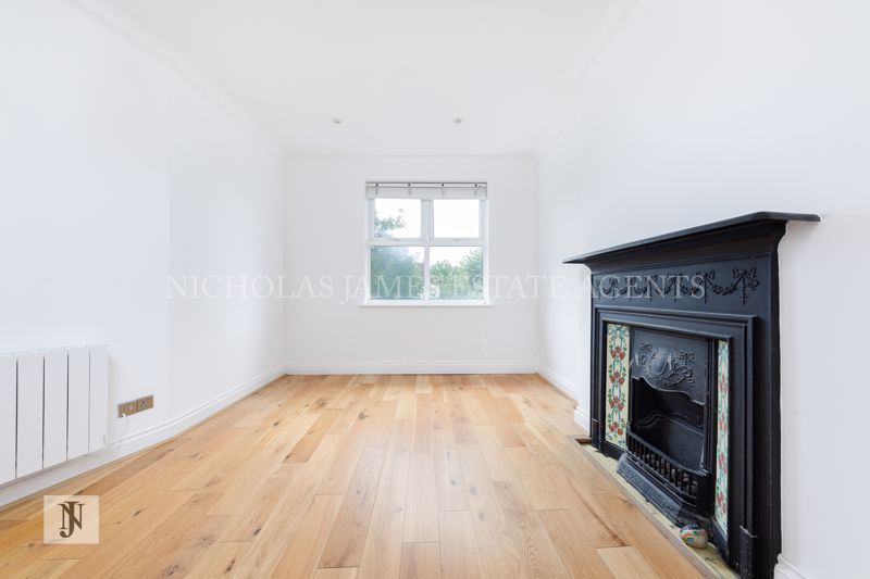 Property photo 2 of 11 Photo 6