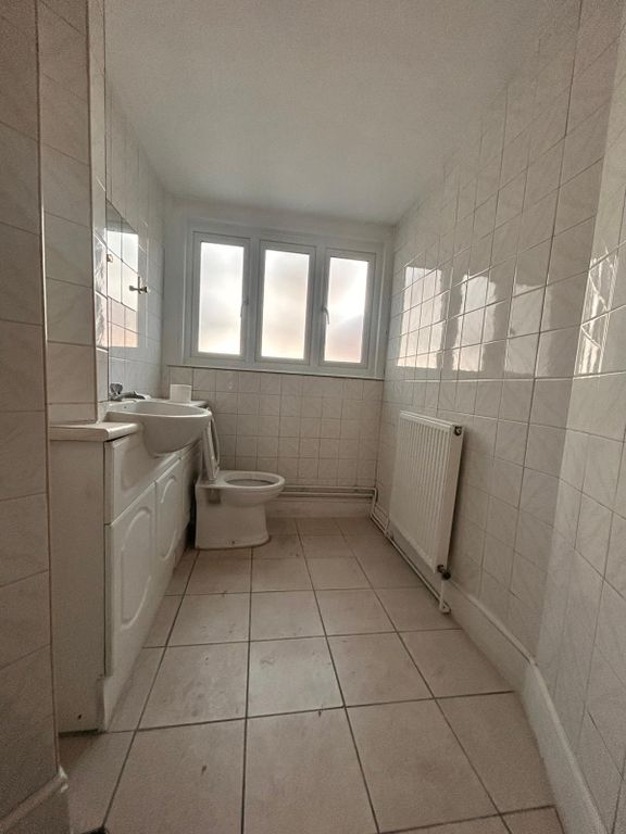 Property photo 1 of 2