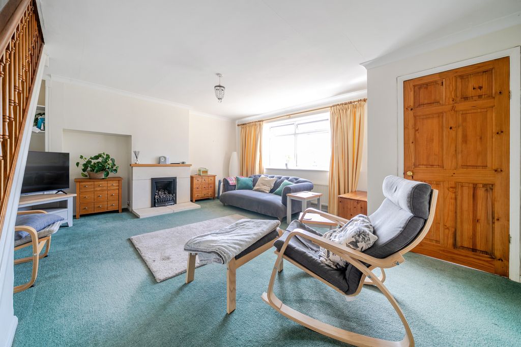 Property photo 3 of 15 Sitting Room