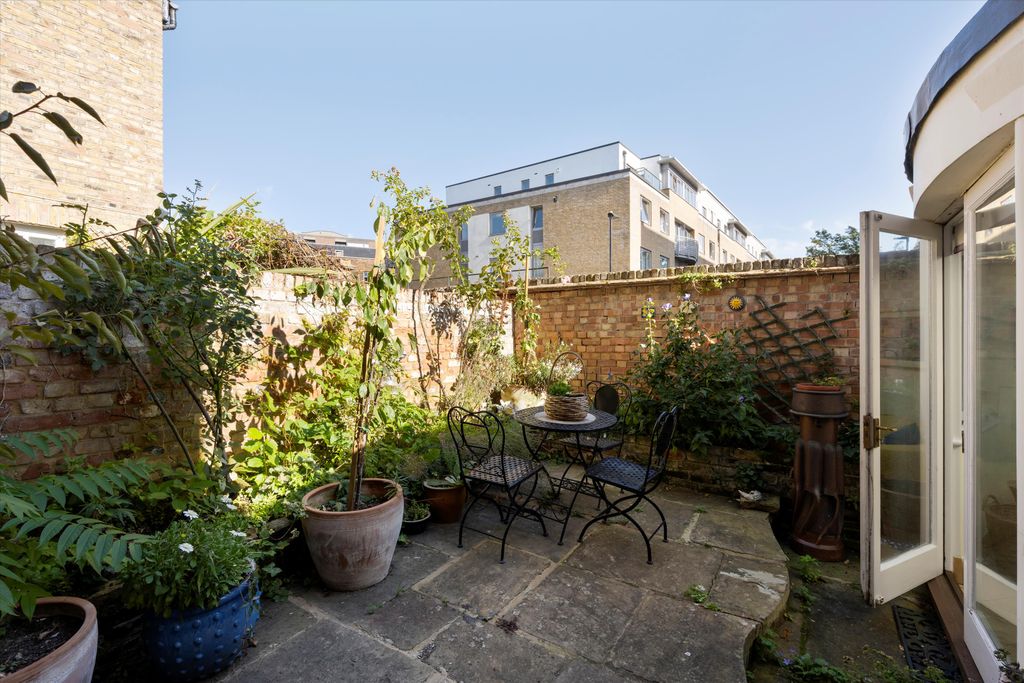 Property photo 3 of 23 Image