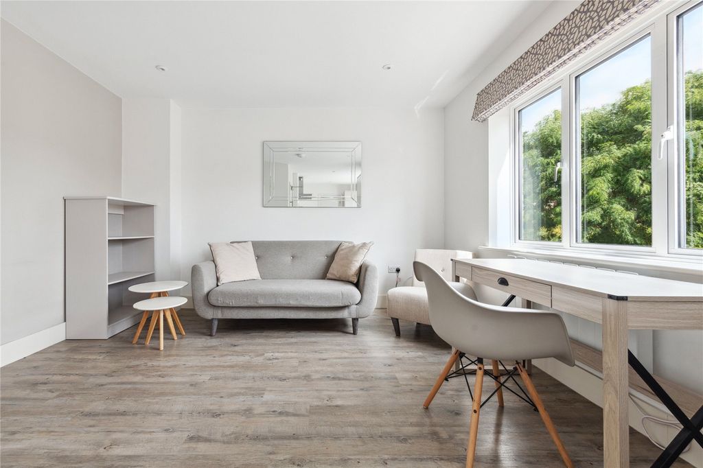 Property photo 1 of 10 Picture No. 05