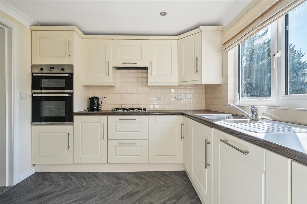 Property photo 3 of 20 Sumner Kitchen..Jpg