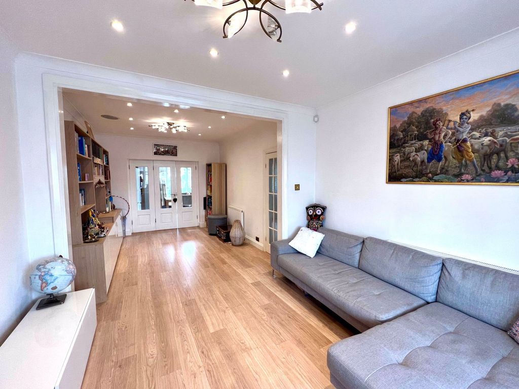 Property photo 3 of 16 Reception Room