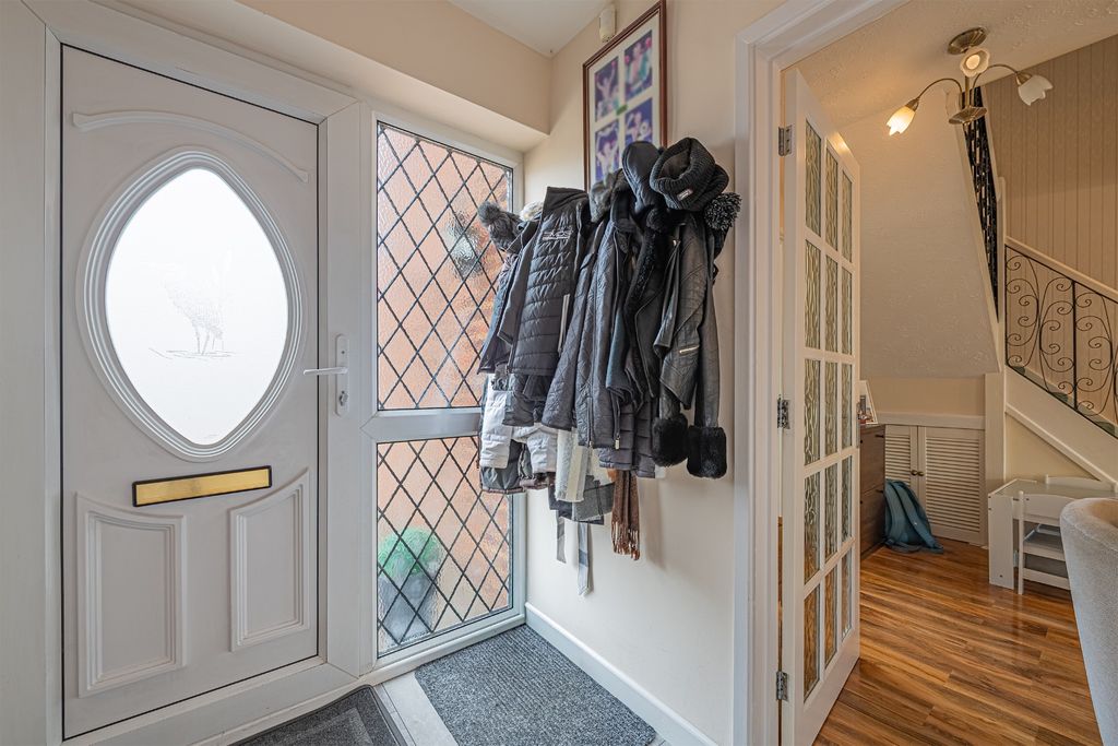 Property photo 2 of 24 5479032