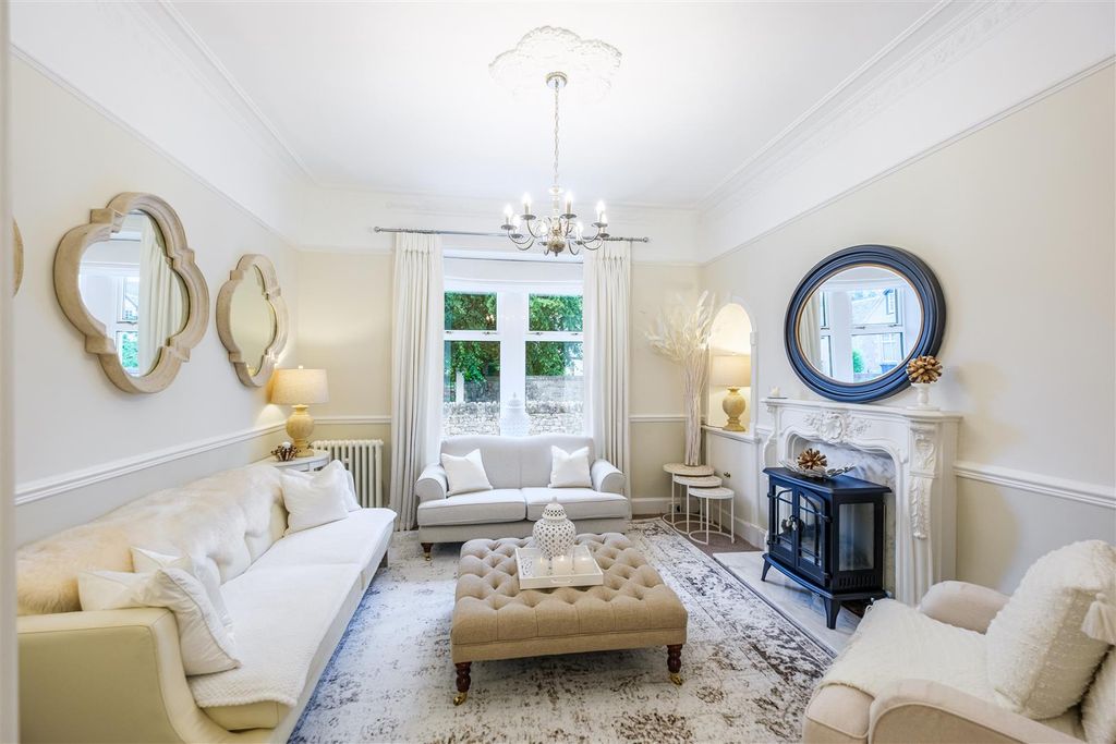 Property photo 2 of 27 Vicars Road-17.Jpg
