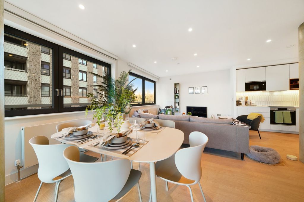 Property photo 1 of 29