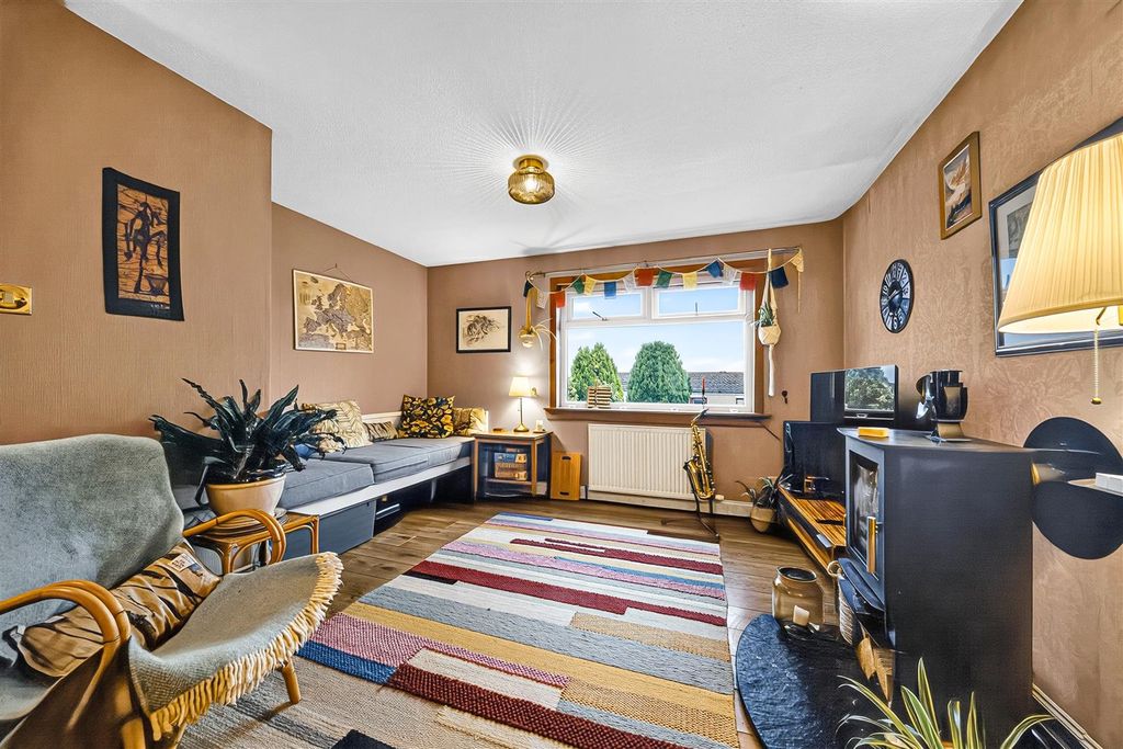 Property photo 2 of 20 Lounge