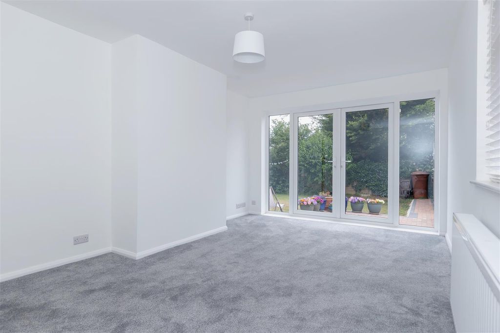 Property photo 3 of 13 For Sale By Aspire Residential | Craddock Place
