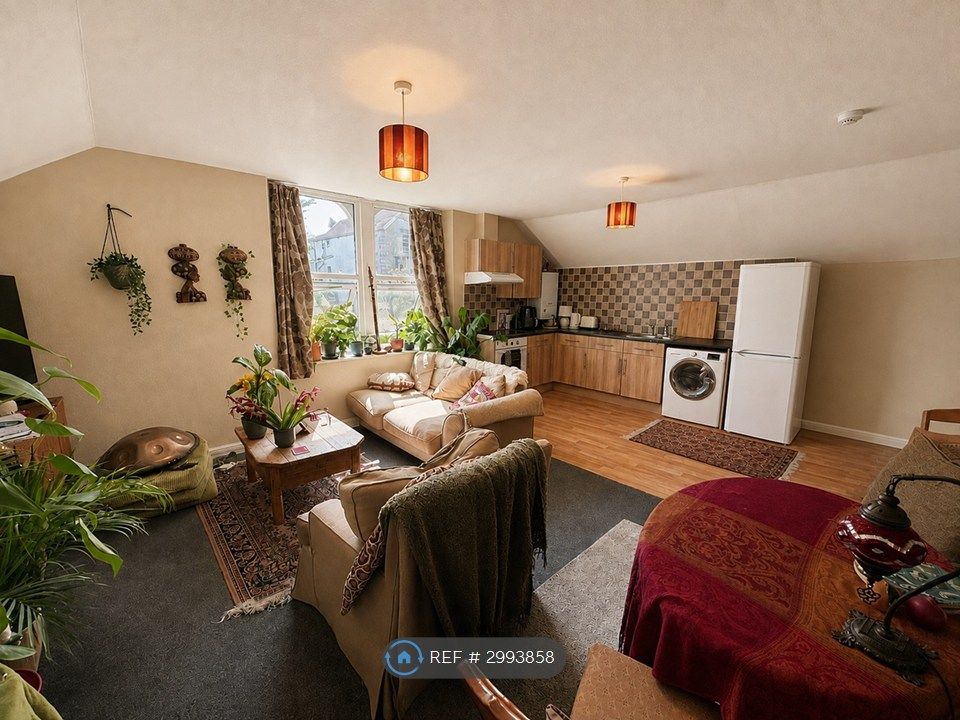 Property photo 2 of 9