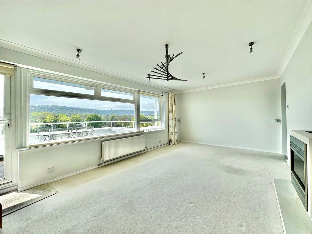 Property photo 2 of 16 Picture No. 24