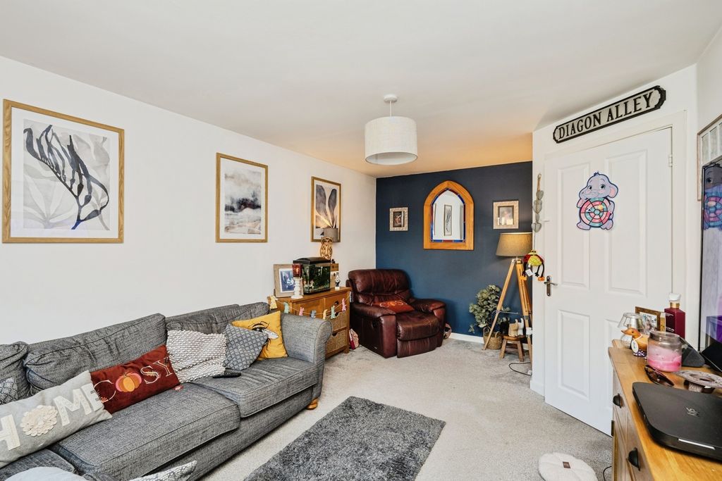 Property photo 3 of 19 Pbox-Img.Jpg
