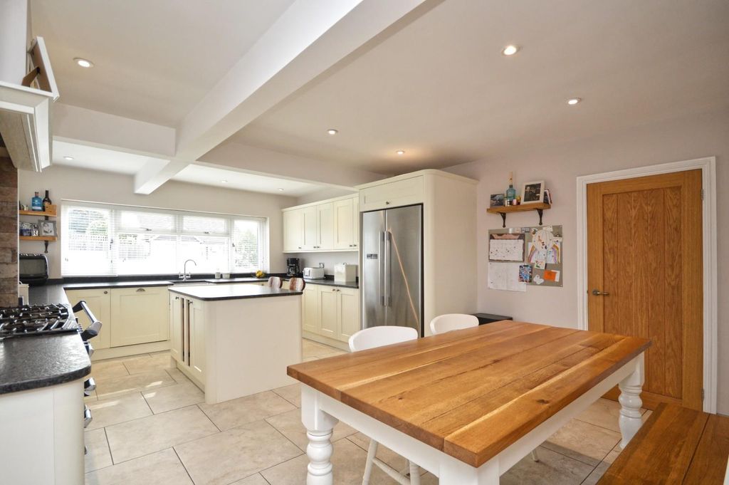 Property photo 3 of 27 Kitchen / Dining Room