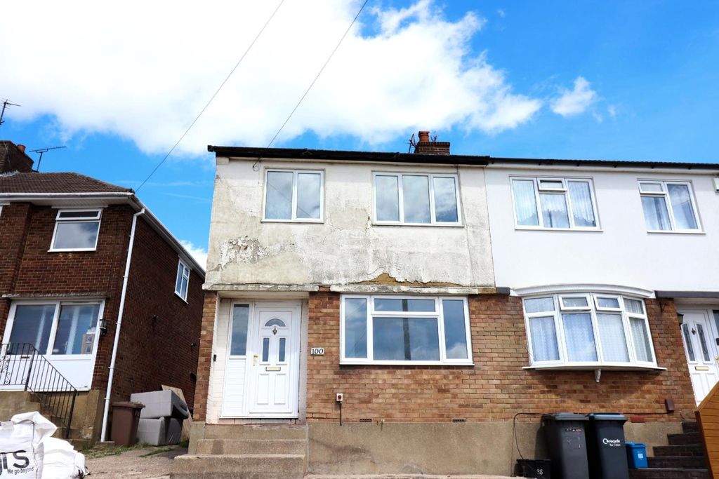 Property photo 1 of 8 3 Bedroom Semi-Detached House For Rent