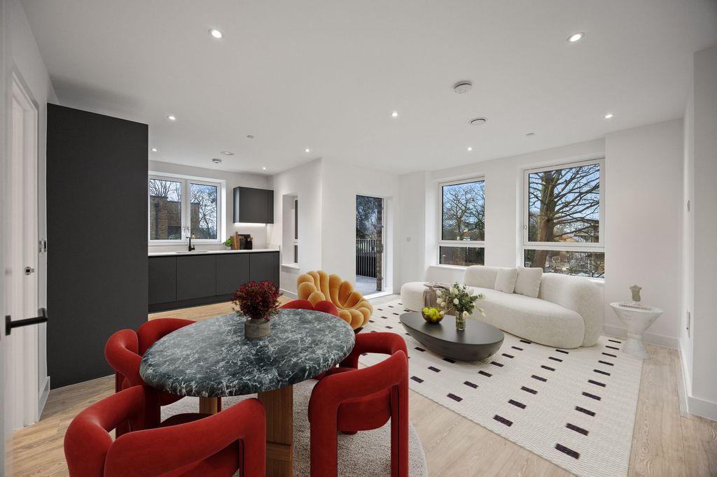 Property photo 3 of 9