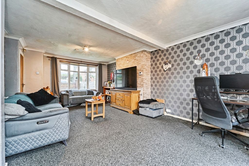 Property photo 3 of 18 Pbox-Img.Jpg