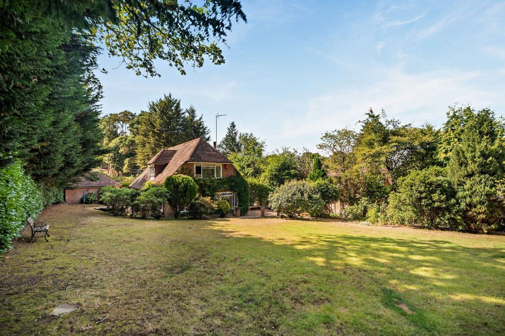 Property photo 1 of 12 Manor Cottage