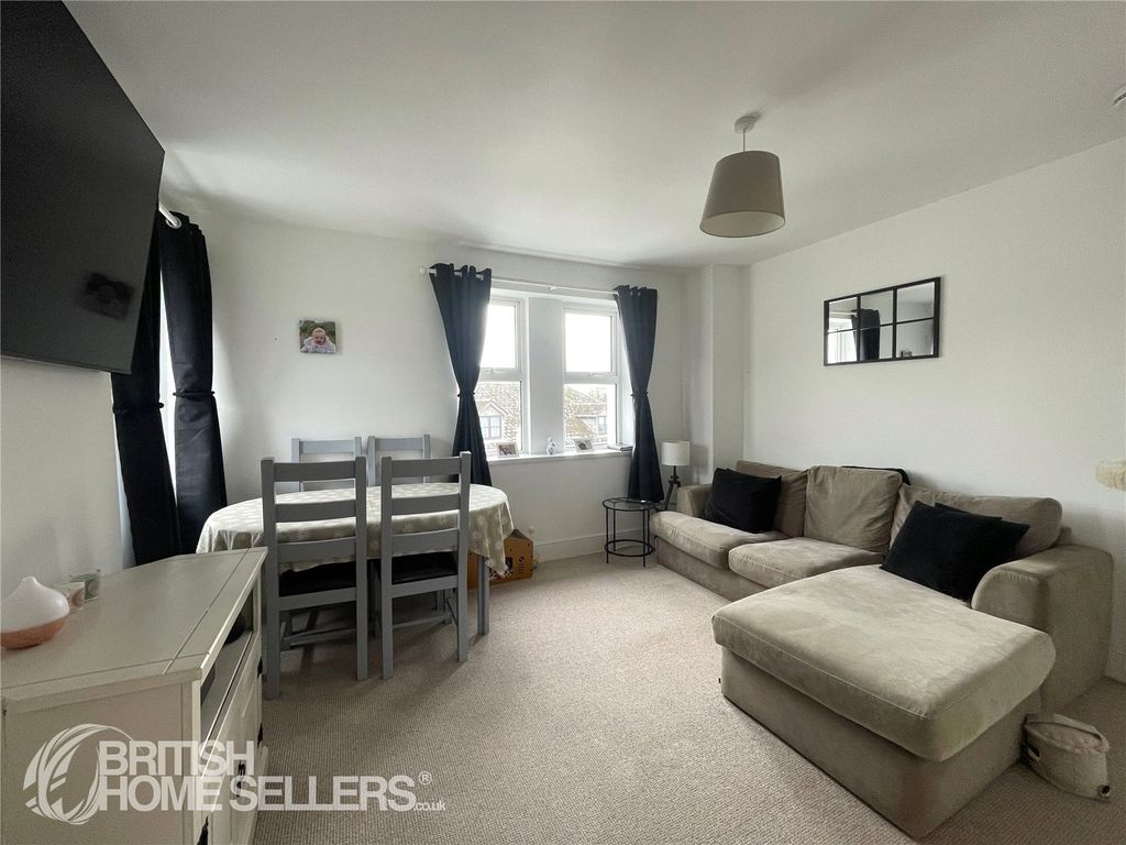 Property photo 2 of 12 Picture No. 19