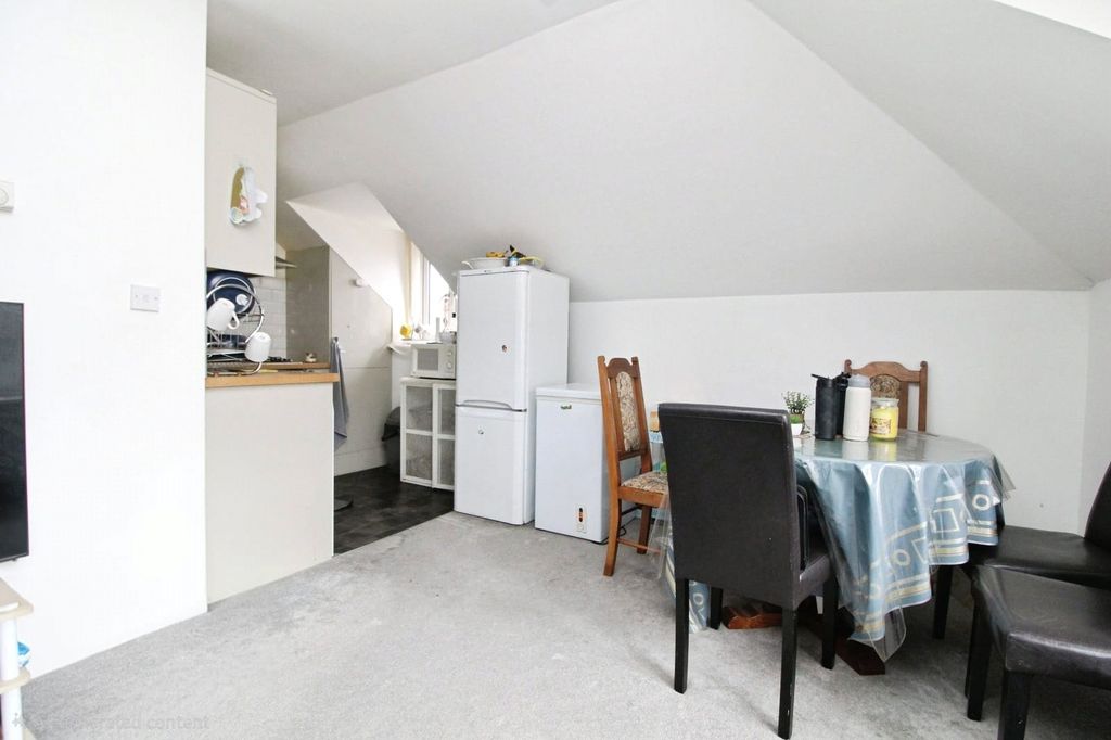 Property photo 3 of 9 Picture No. 15