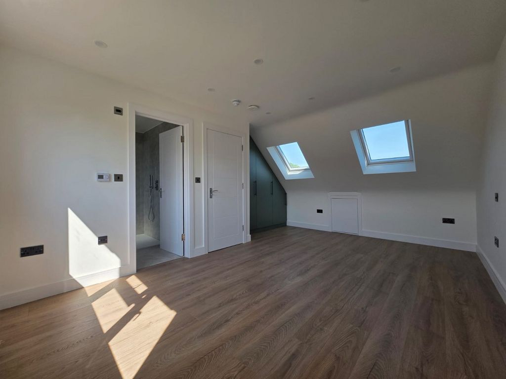Property photo 1 of 4