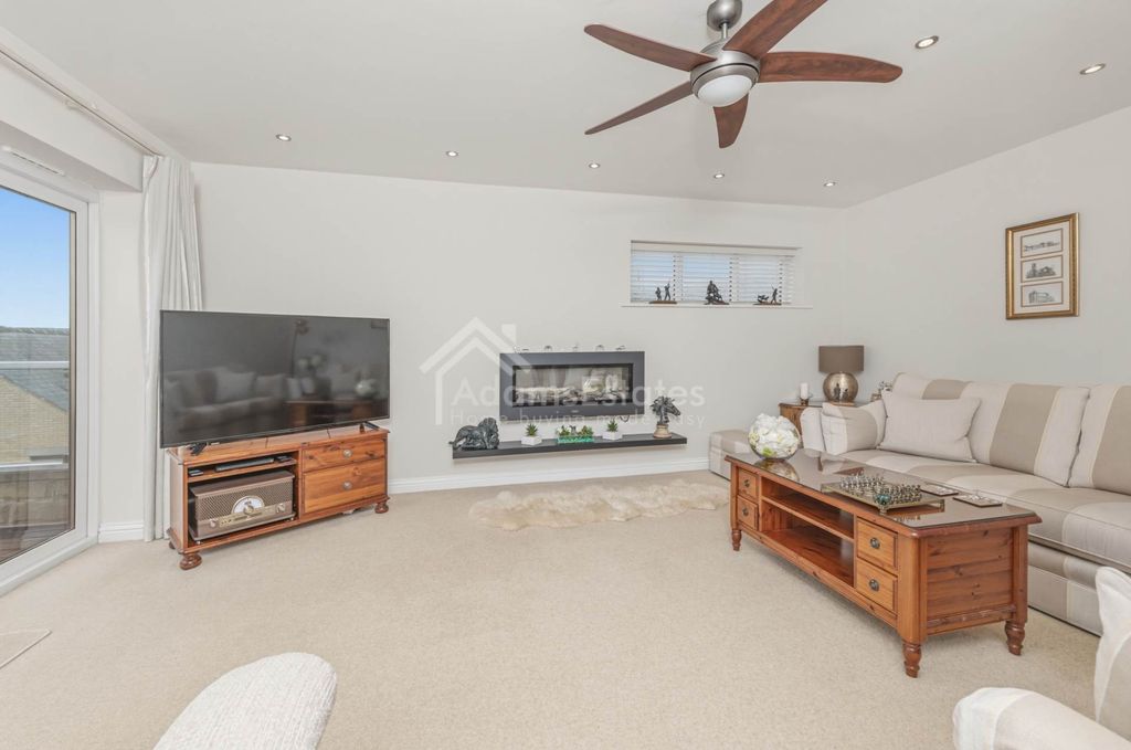 Additional image 9 of 4 bed detached house for saleBriestfield Road, Dewsbury WF12