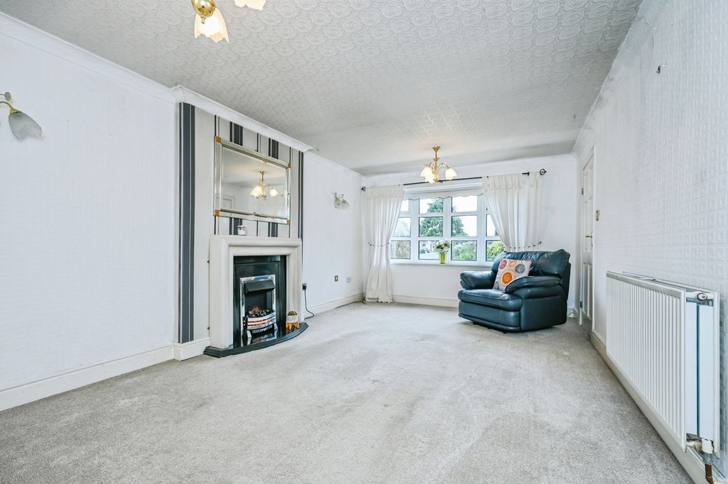 Property photo 3 of 19 Pbox-Img.Jpg