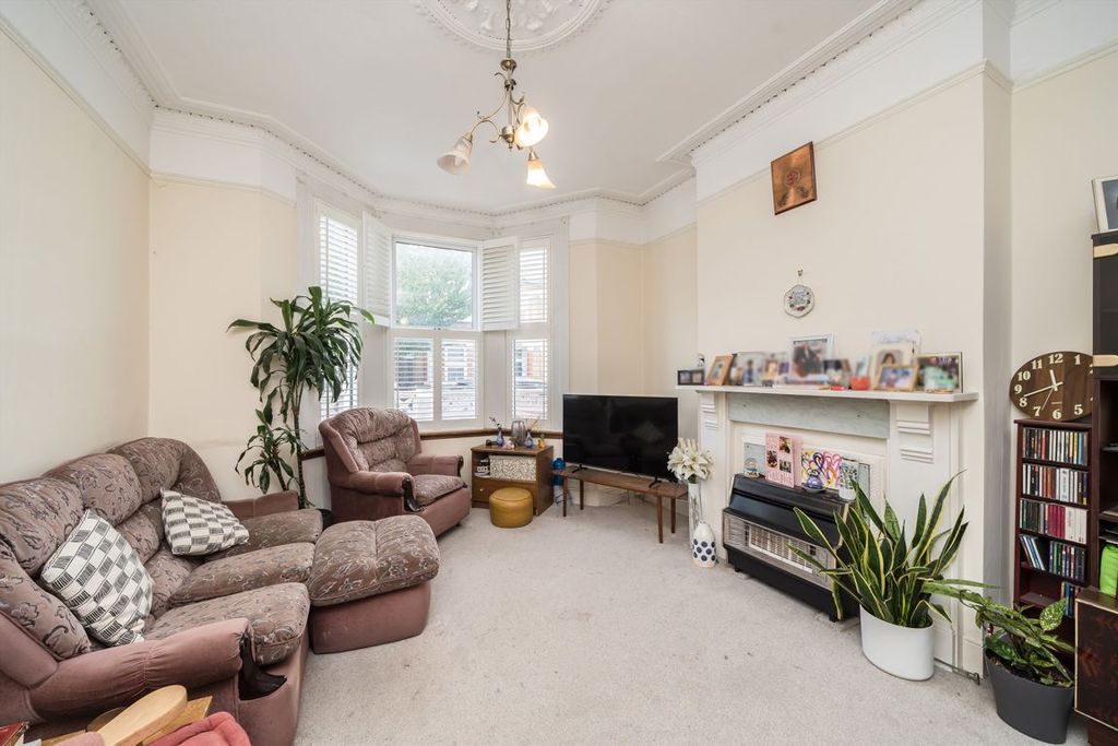 Property photo 2 of 7
