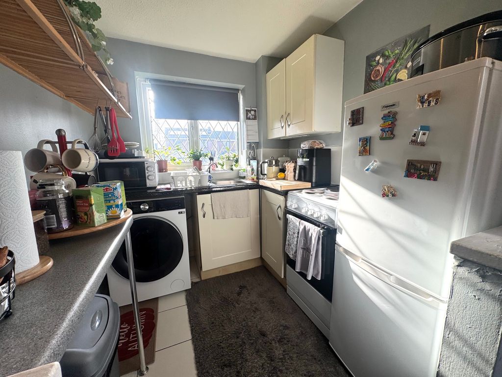 Property photo 2 of 5