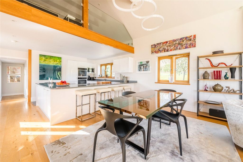 Property photo 3 of 27 Dining Area