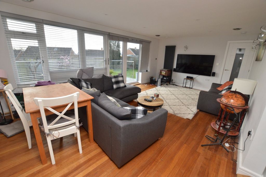 Property photo 3 of 35 Living Room