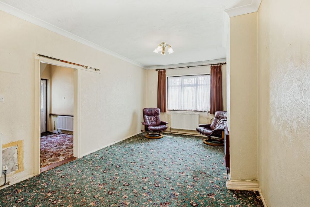 Property photo 2 of 11
